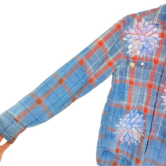 Boho Flannel Shirt Womens Size Small Farmhouse Hand Painted Daisy Plaid Chambray - Picture 9 of 13